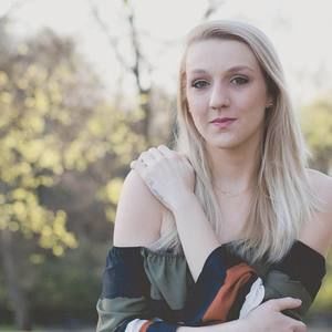 Meet your Posher, Alicia